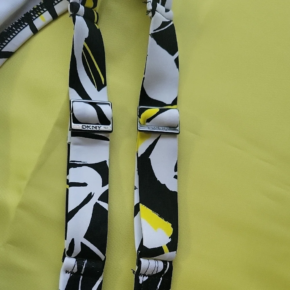 DKNY  Women Floral  Piece Swimsuit - Black, White, Yellow Size XL